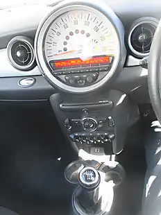 Used 2013 MINI Clubman One Blue - Interior and Exterior details 9
