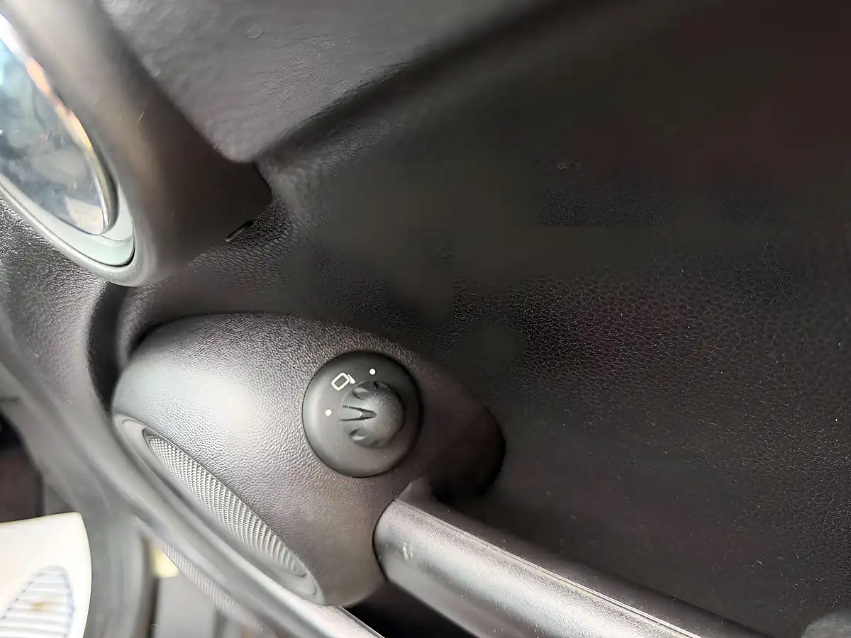 Used 2013 MINI Clubvan Clubvan Cooper White - Interior and Exterior details 15