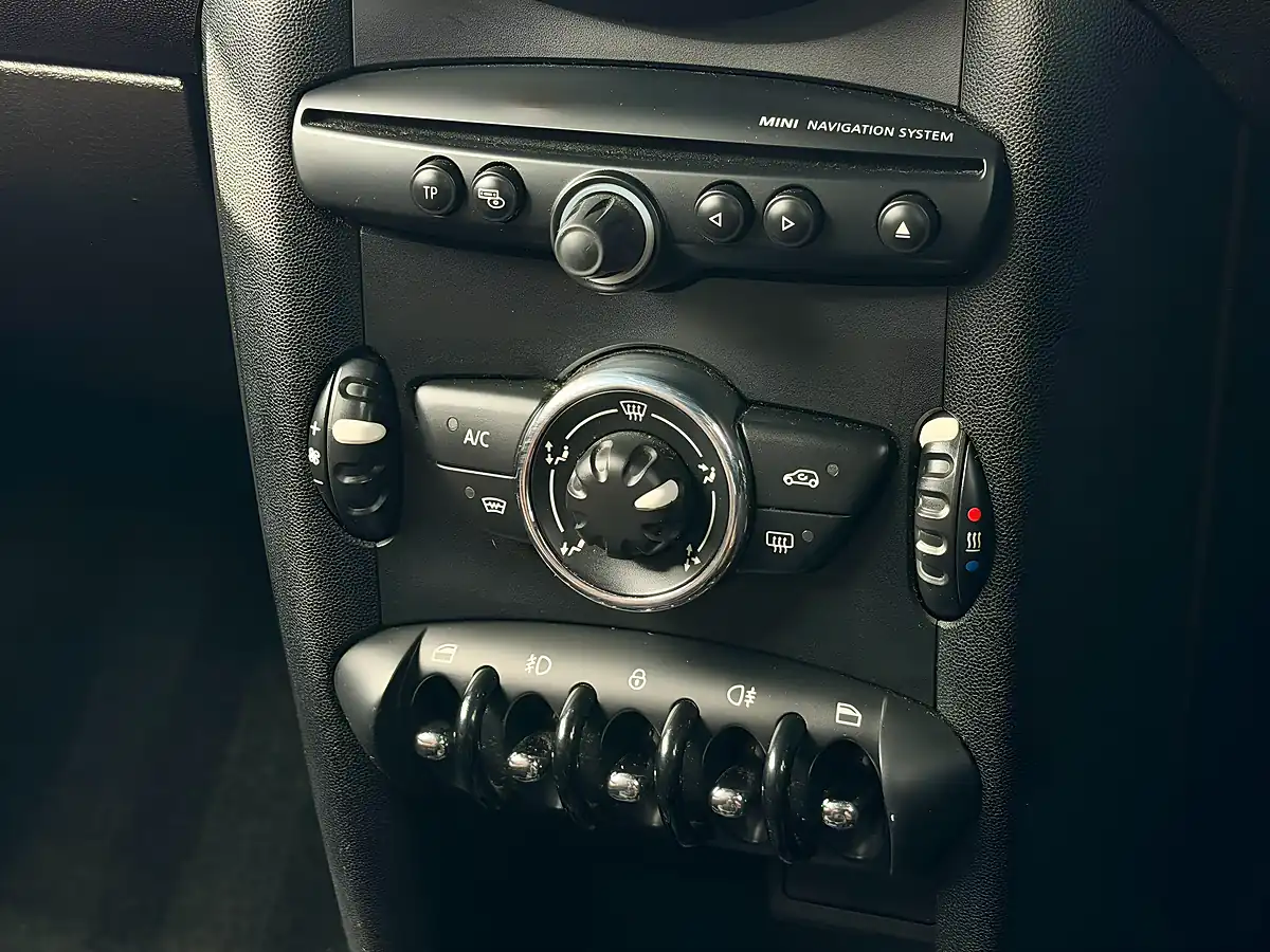 Used 2013 MINI Clubvan Cooper White - Interior and Exterior details 10