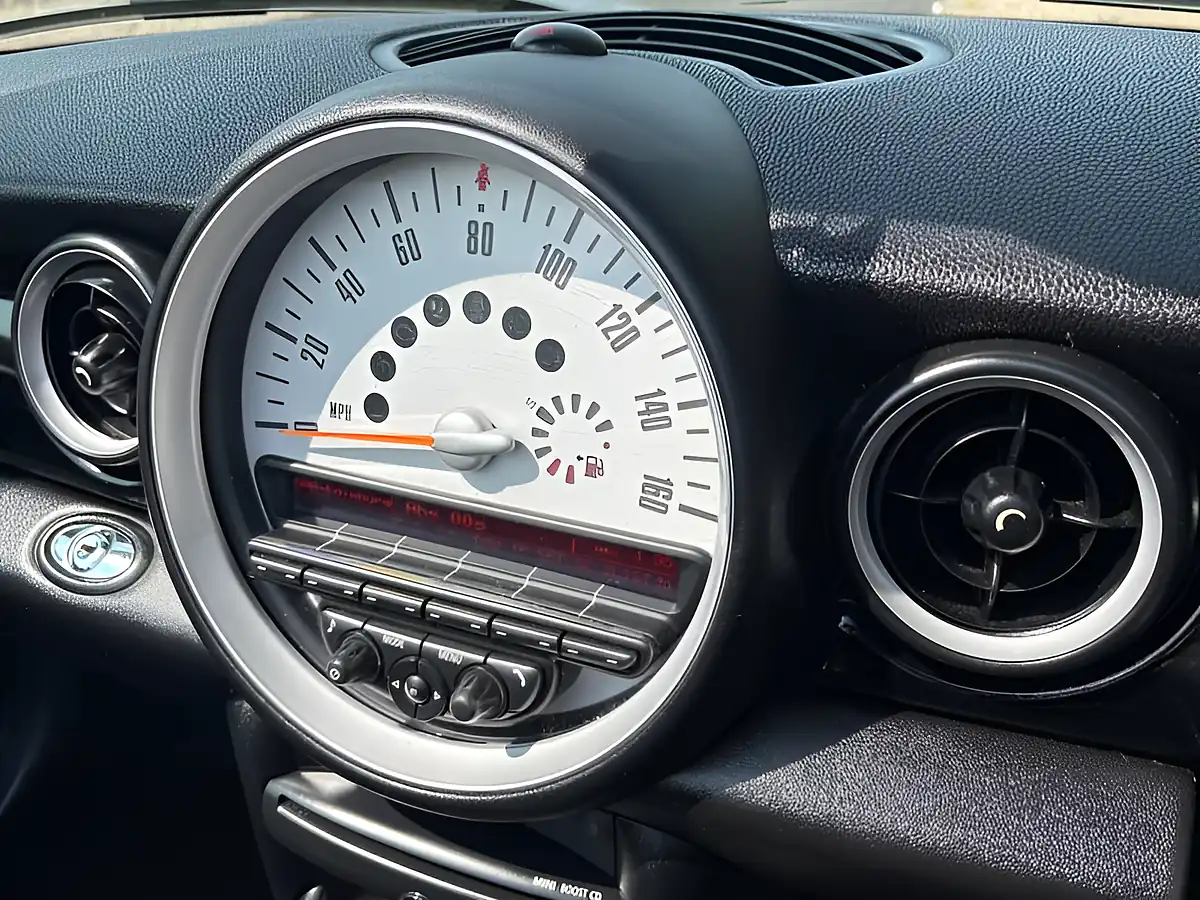 Used 2013 MINI Convertible Cooper White - Interior and Exterior details 11