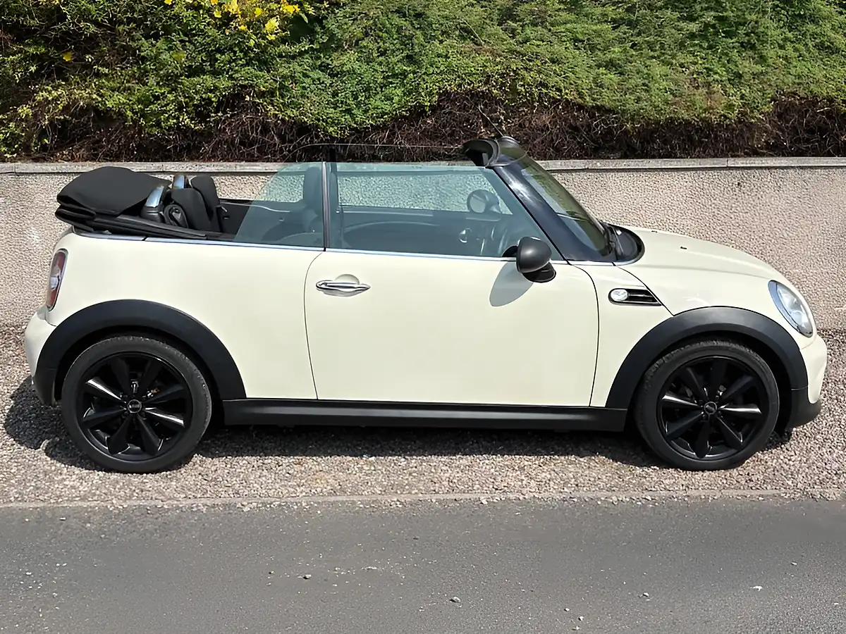 Used 2013 MINI Convertible Cooper White - Interior and Exterior details 3