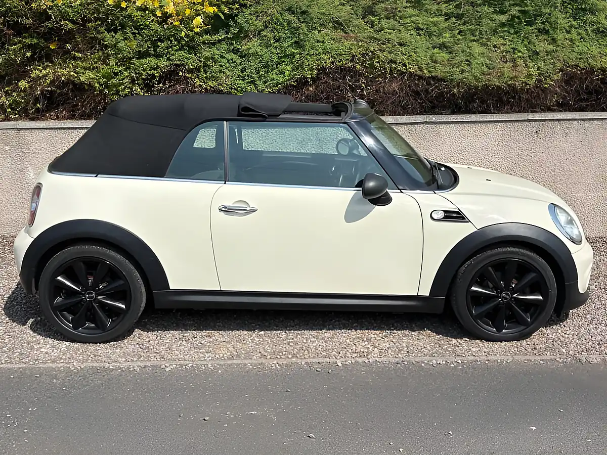 Used 2013 MINI Convertible Cooper White - Interior and Exterior details 4