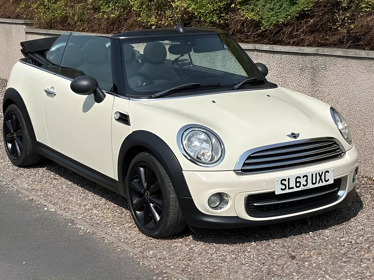 Used 2013 MINI Convertible Cooper White - Interior and Exterior details 6