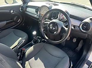 Used 2013 MINI Convertible One Pepper White - Interior and Exterior details 13