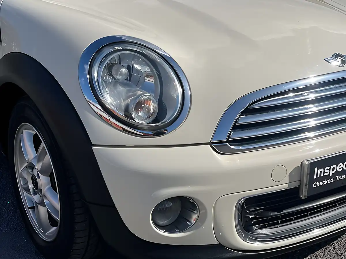 Used 2013 MINI Convertible One Pepper White - Interior and Exterior details 19