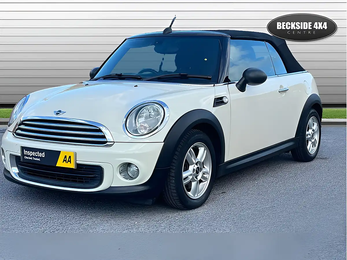 Used 2013 MINI Convertible One Pepper White - Interior and Exterior details 5