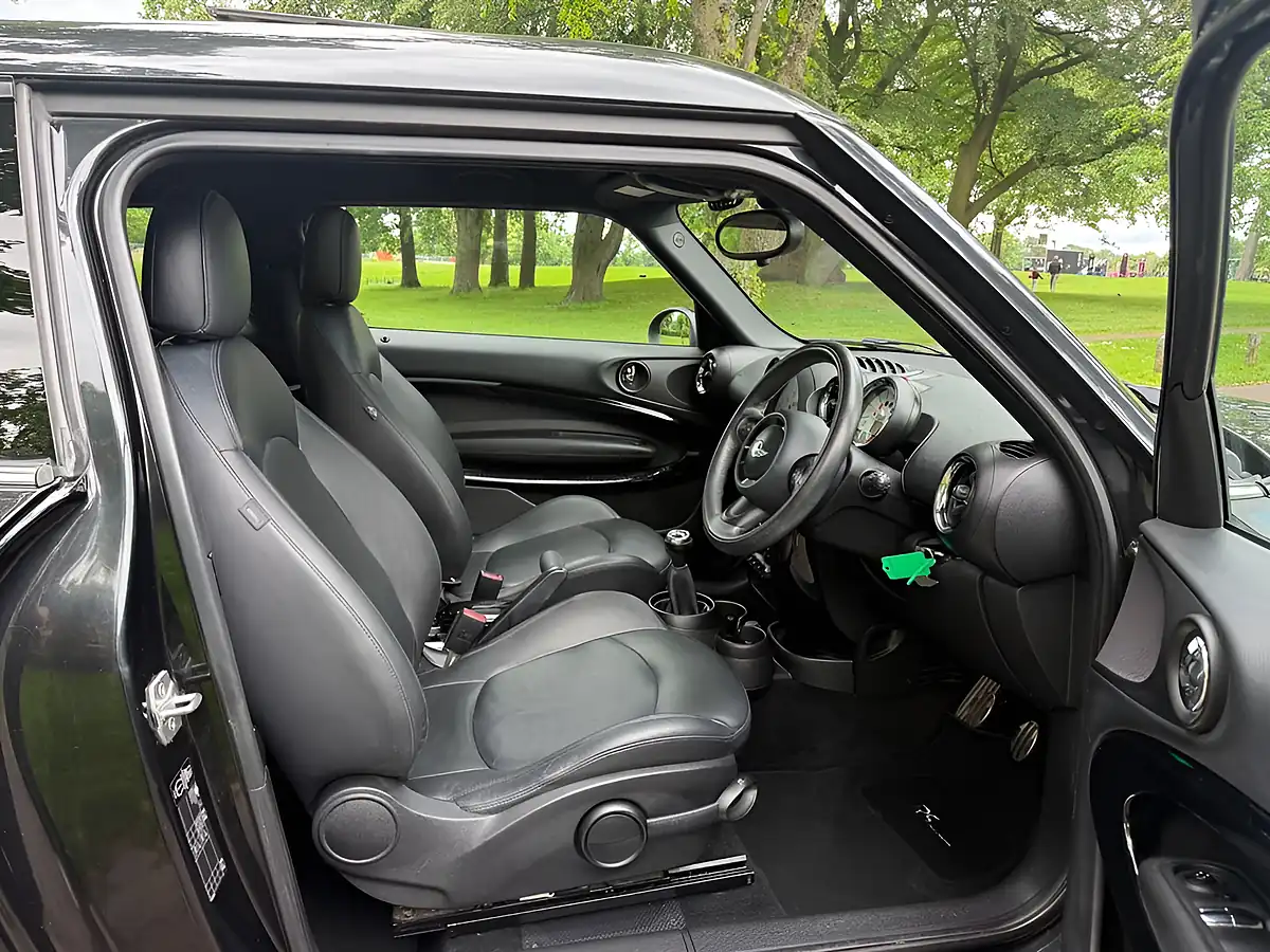 Used 2013 MINI Cooper Cooper S Black - Interior and Exterior details 11