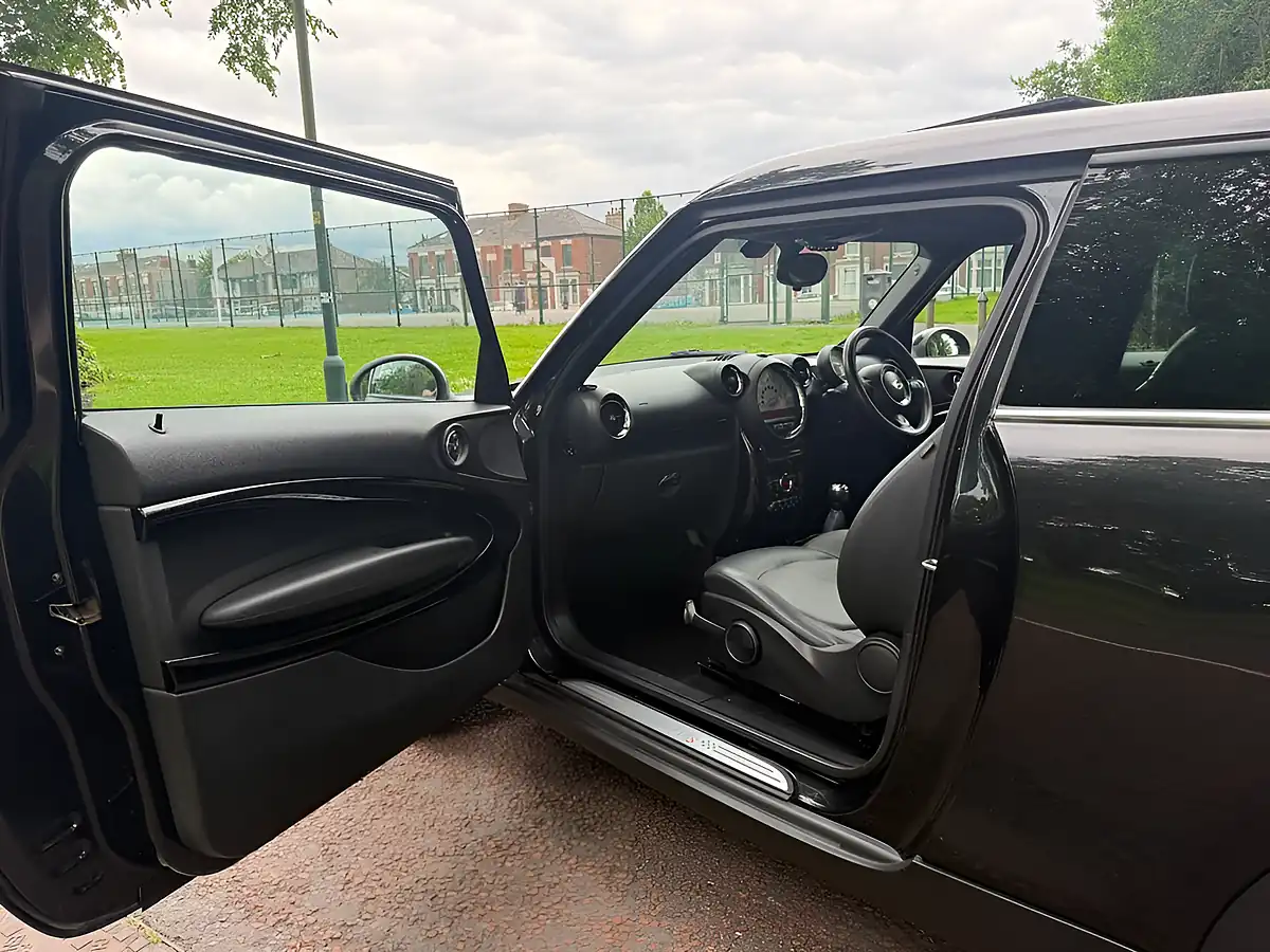 Used 2013 MINI Cooper Cooper S Black - Interior and Exterior details 15