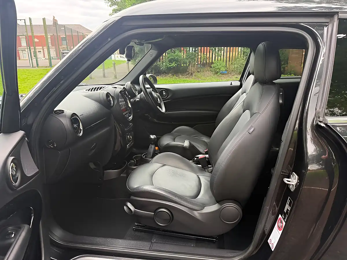 Used 2013 MINI Cooper Cooper S Black - Interior and Exterior details 16