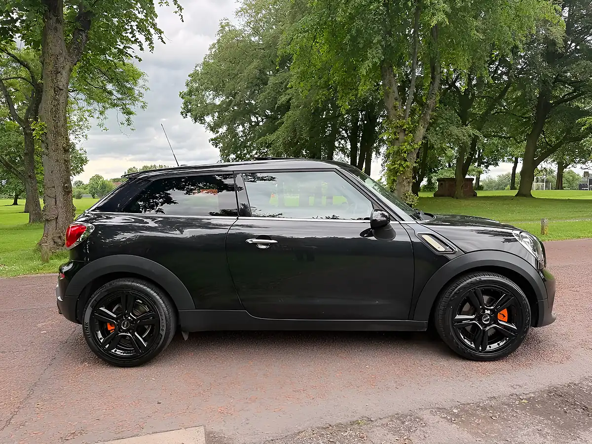 Used 2013 MINI Cooper Cooper S Black - Interior and Exterior details 3