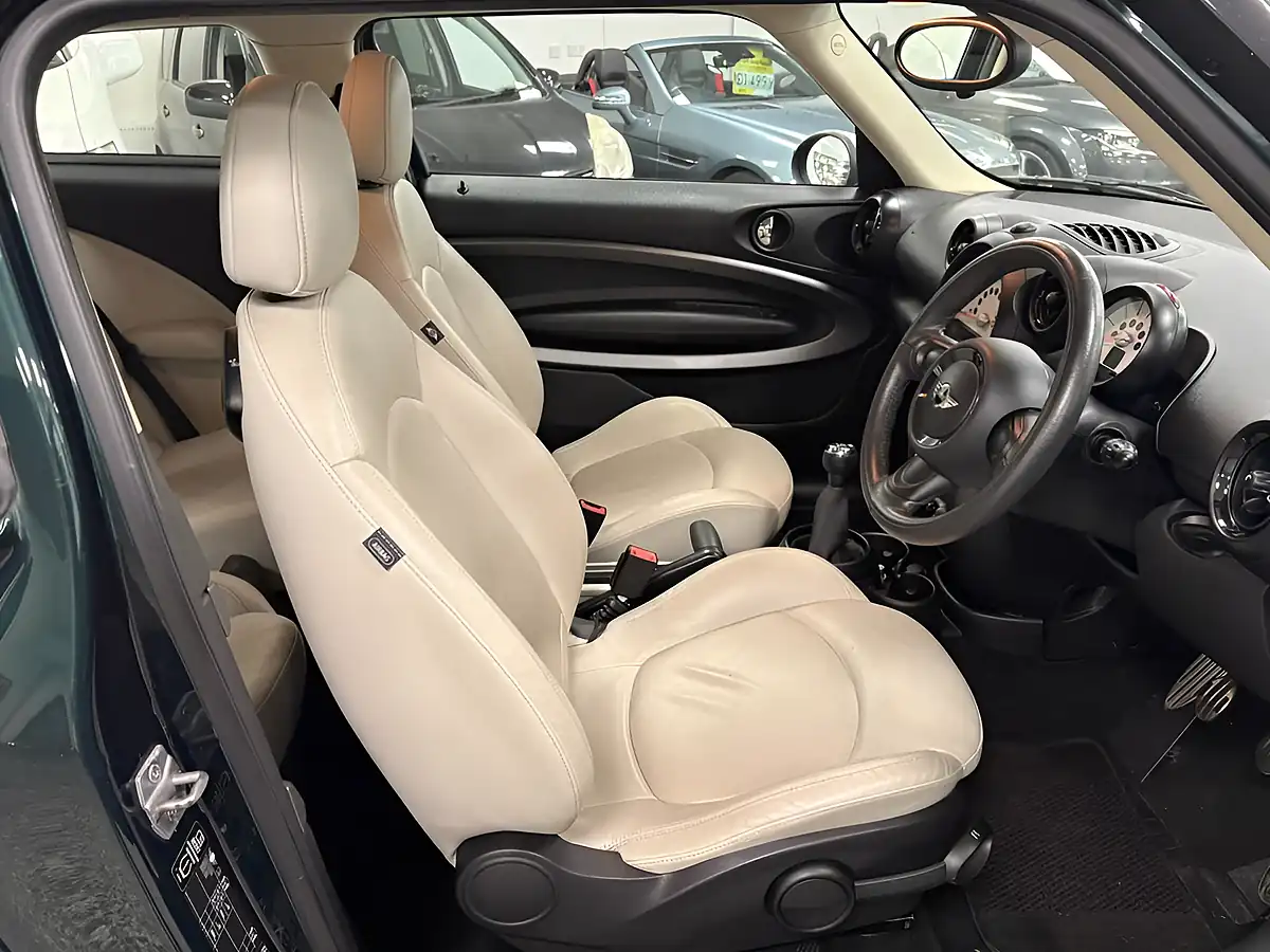 Used 2013 MINI Cooper Paceman Green - Interior and Exterior details 19