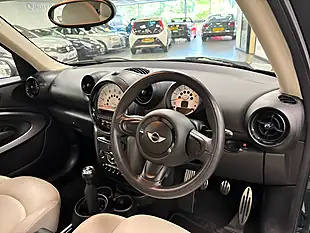 Used 2013 MINI Cooper Paceman Green - Interior and Exterior details 2