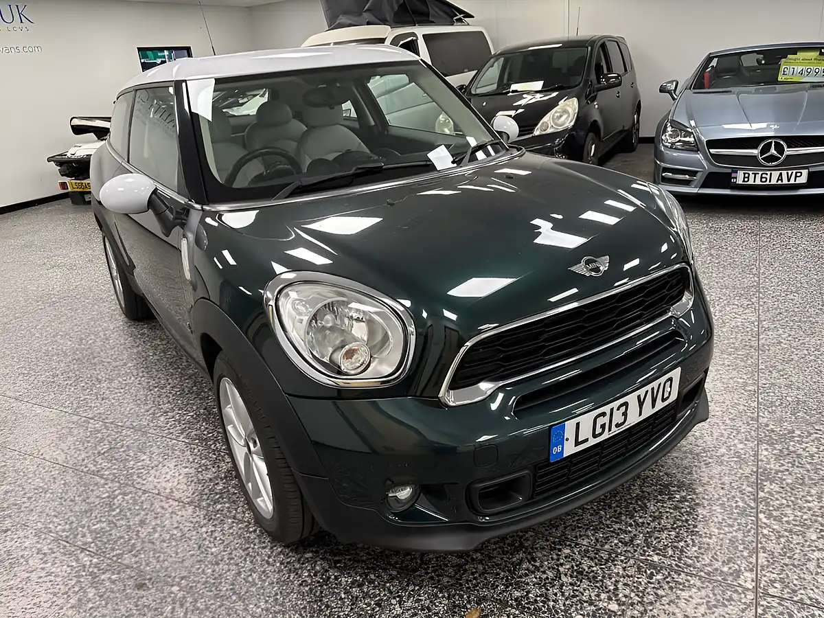 Used 2013 MINI Cooper Paceman Green - Interior and Exterior details 9