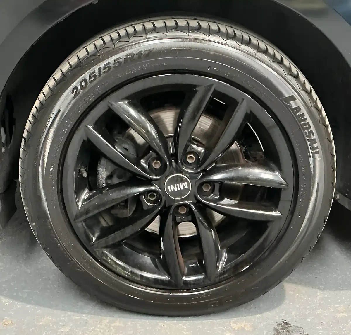Used 2013 MINI Cooper Paceman Silver - Interior and Exterior details 11