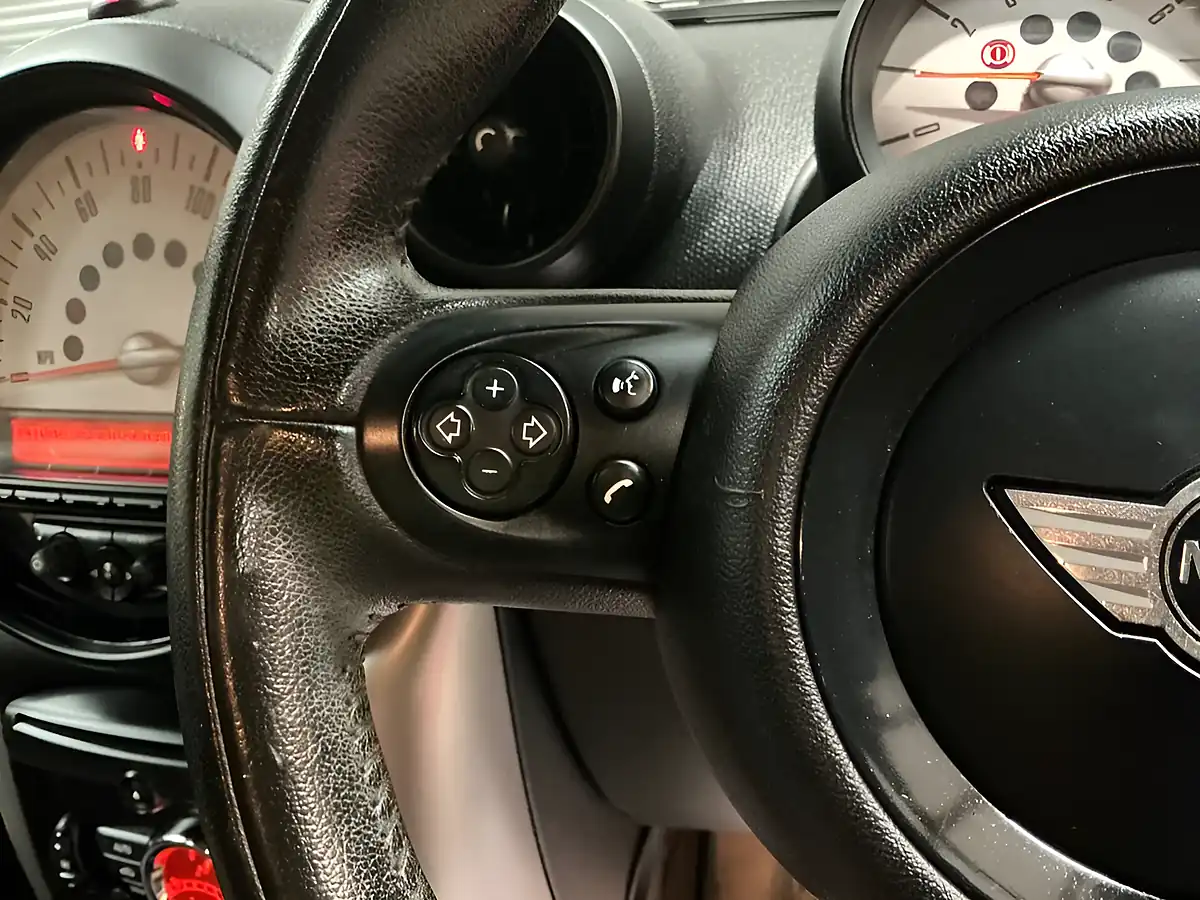 Used 2013 MINI Cooper Paceman Silver - Interior and Exterior details 19