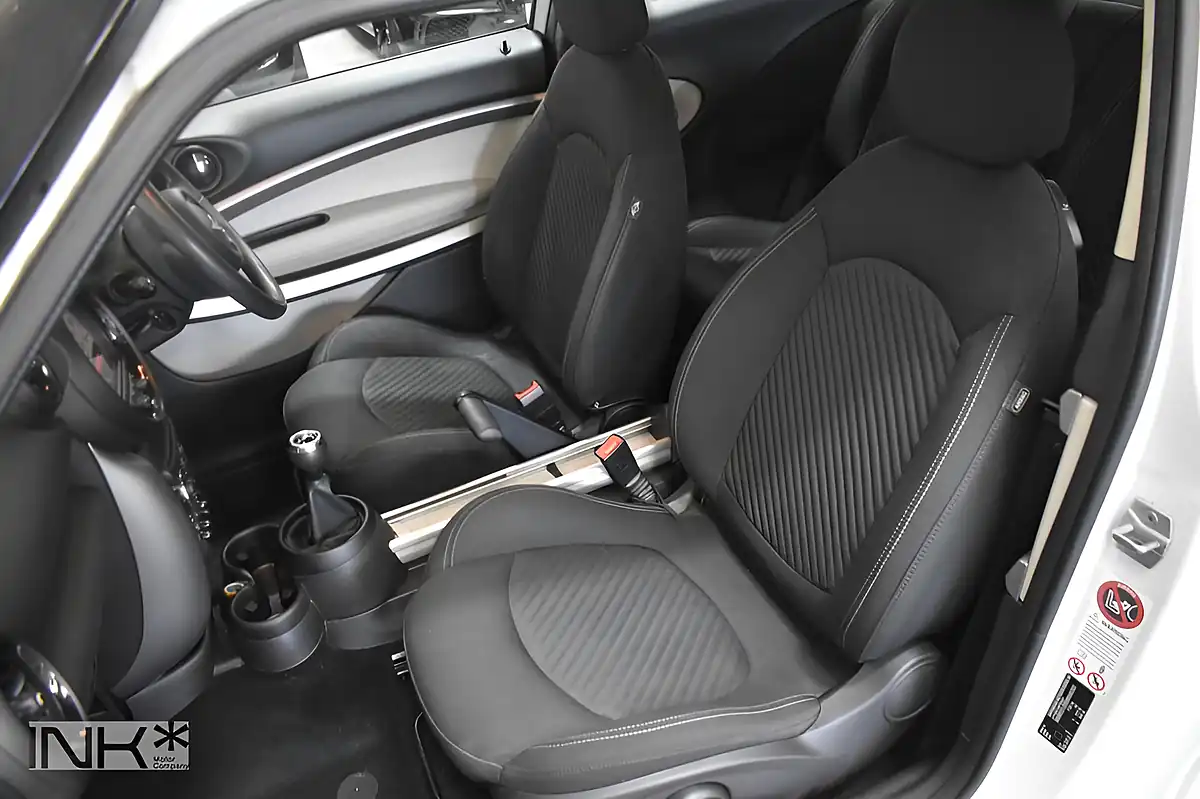 Used 2013 MINI Cooper Paceman White - Interior and Exterior details 11