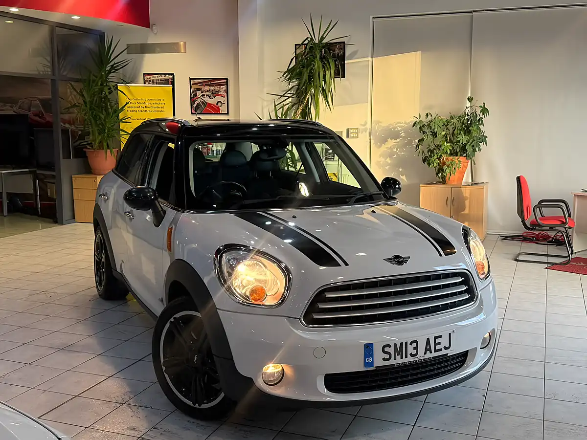 Used 2013 MINI Countryman ALL4 White - Front View