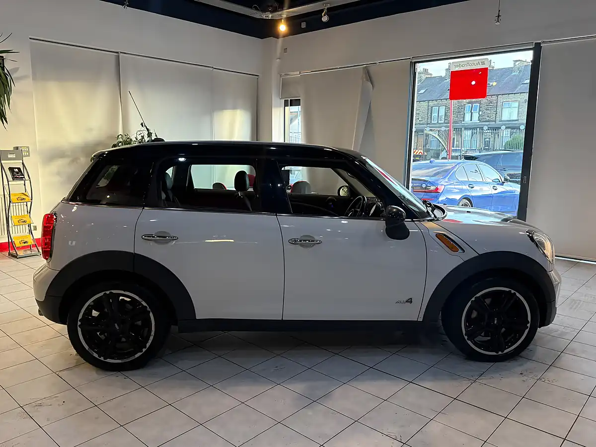 Used 2013 MINI Countryman ALL4 White - Interior and Exterior details 12