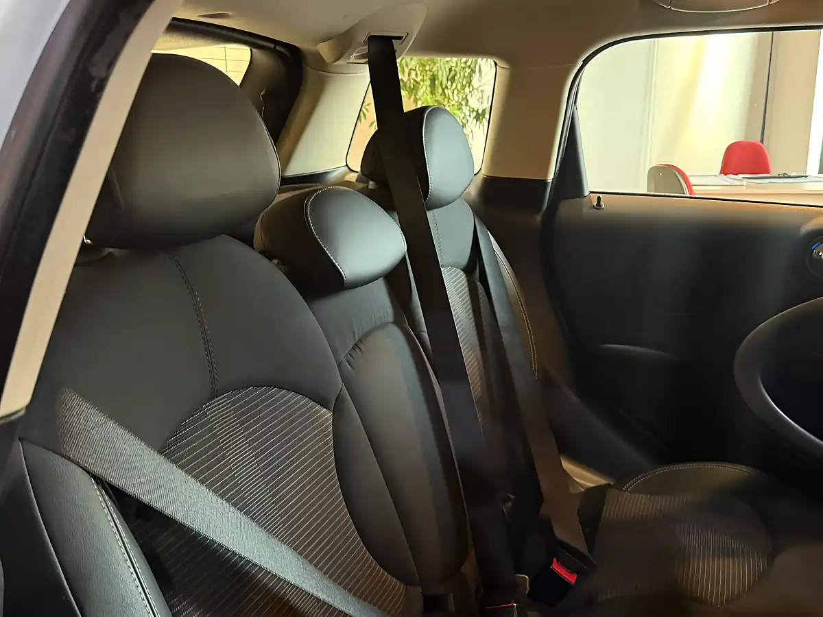 Used 2013 MINI Countryman ALL4 White - Interior and Exterior details 13