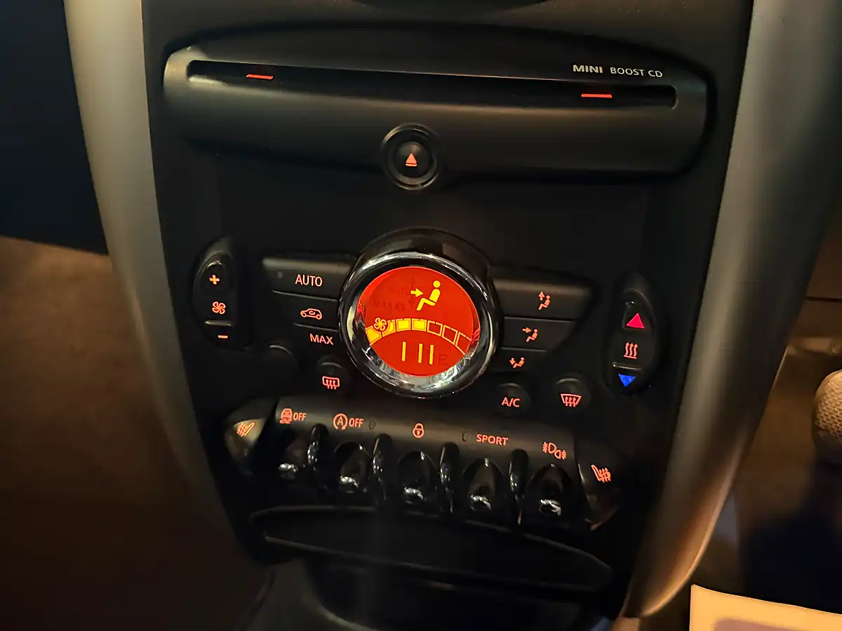 Used 2013 MINI Countryman ALL4 White - Interior and Exterior details 17