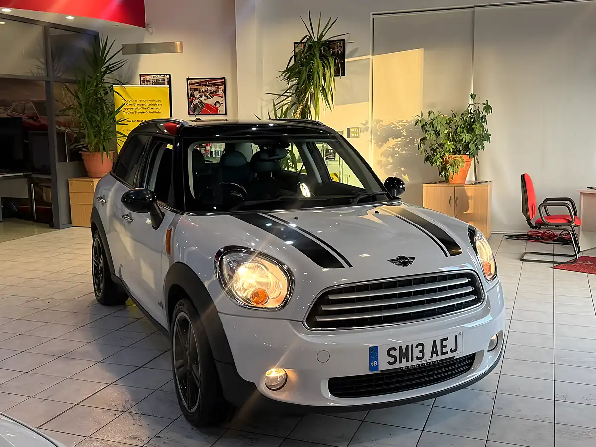 Used 2013 MINI Countryman ALL4 White - Interior and Exterior details 2
