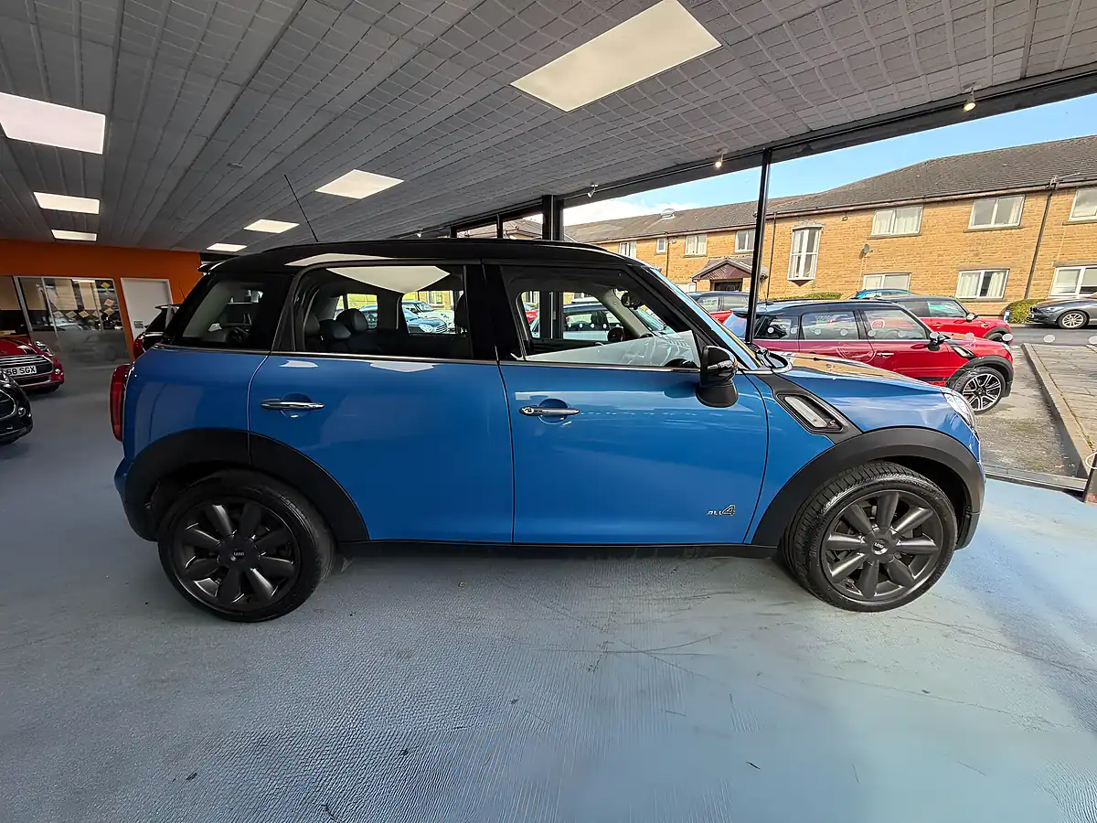 Used 2013 MINI Countryman Cooper ALL4 Blue - Interior and Exterior details 2