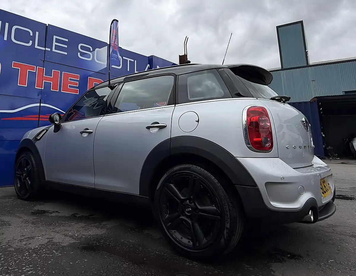 Used 2013 MINI Countryman Cooper ALL4 Silver - Interior and Exterior details 13