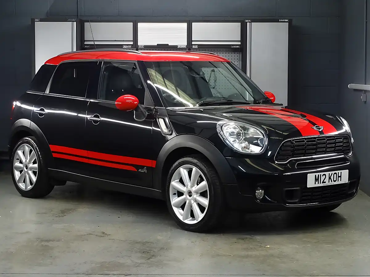 Used 2013 MINI Countryman Cooper Black - Front View