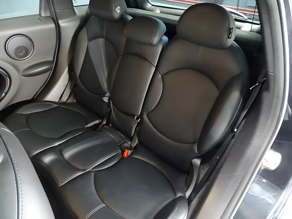 Used 2013 MINI Countryman Cooper Black - Interior and Exterior details 10
