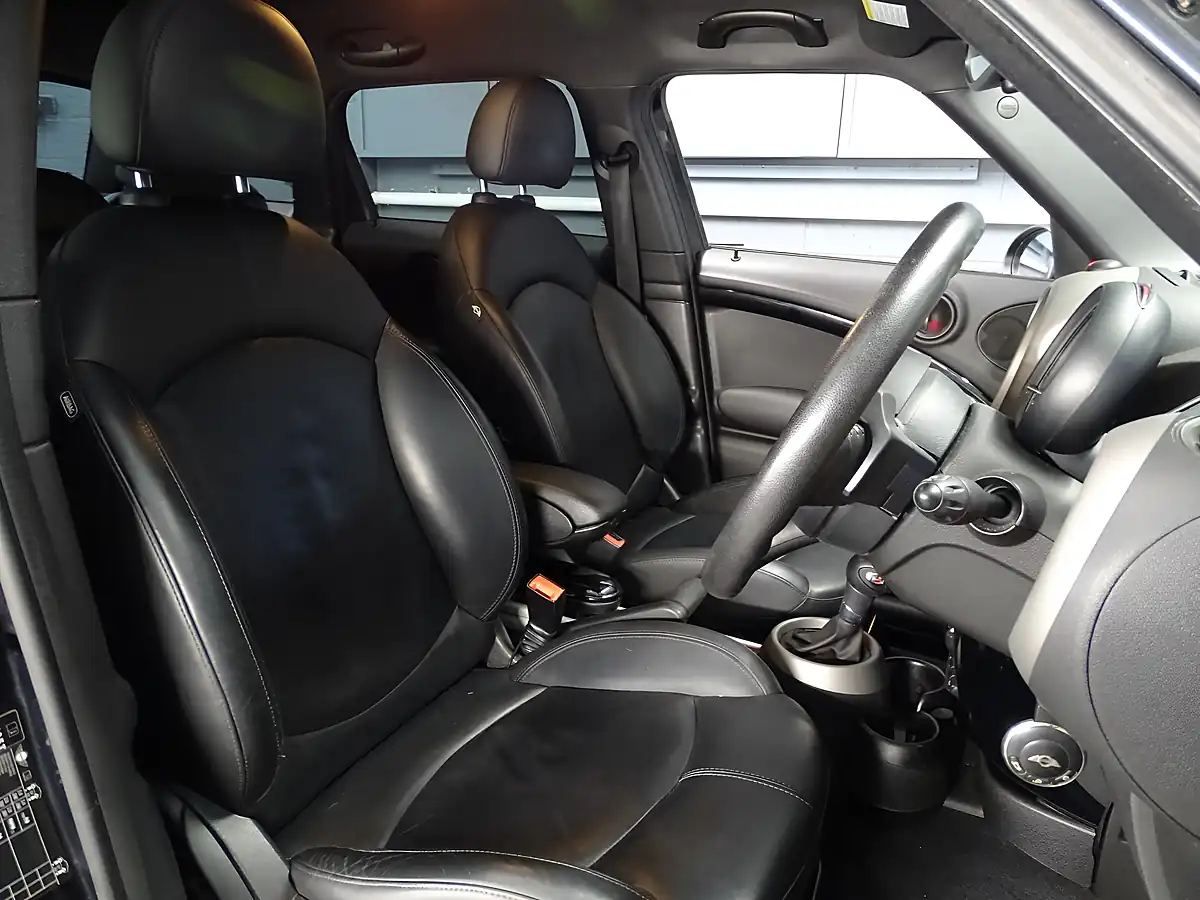 Used 2013 MINI Countryman Cooper Black - Interior and Exterior details 15