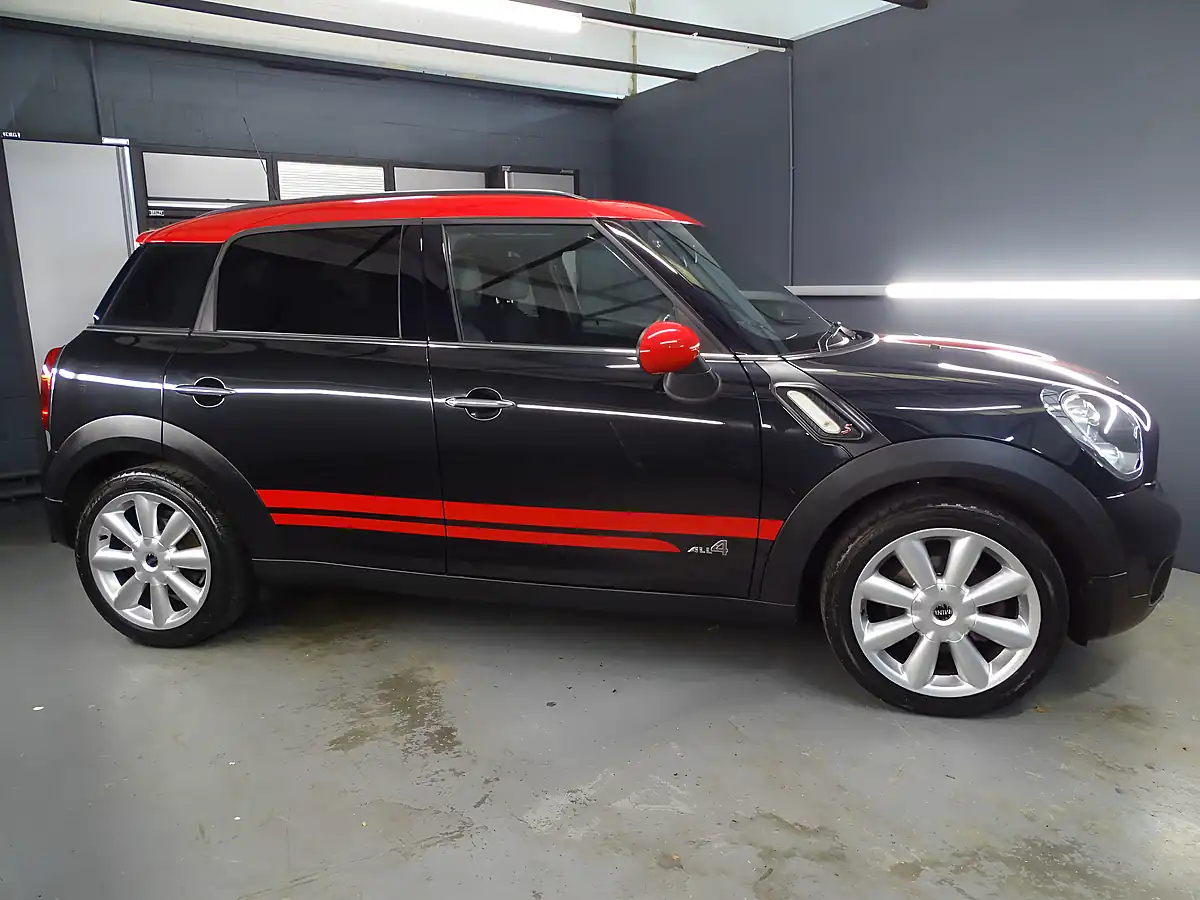 Used 2013 MINI Countryman Cooper Black - Interior and Exterior details 19