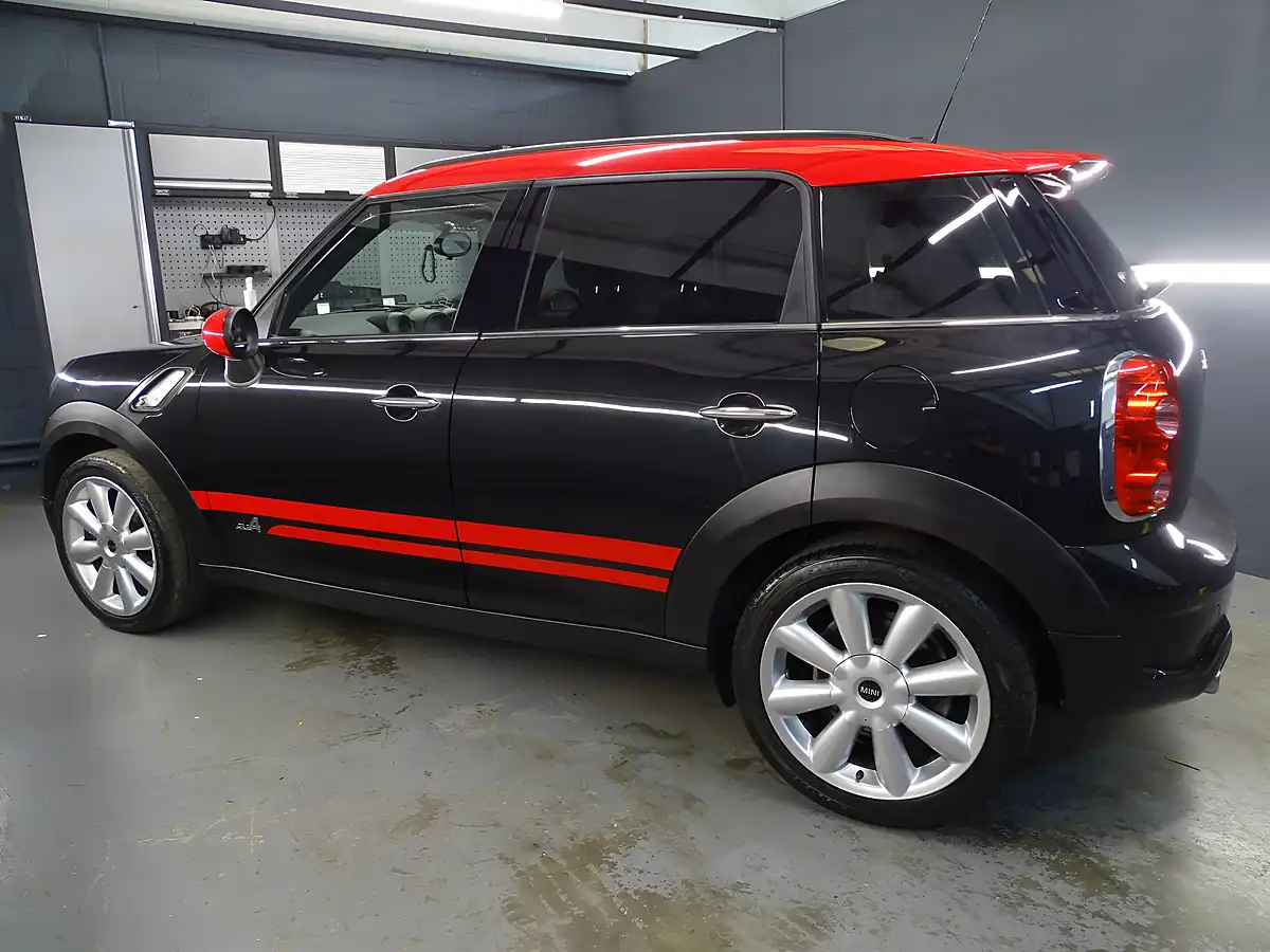 Used 2013 MINI Countryman Cooper Black - Interior and Exterior details 6