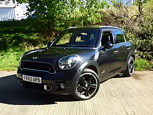 Used 2013 MINI Countryman Cooper Black - Interior and Exterior details 12