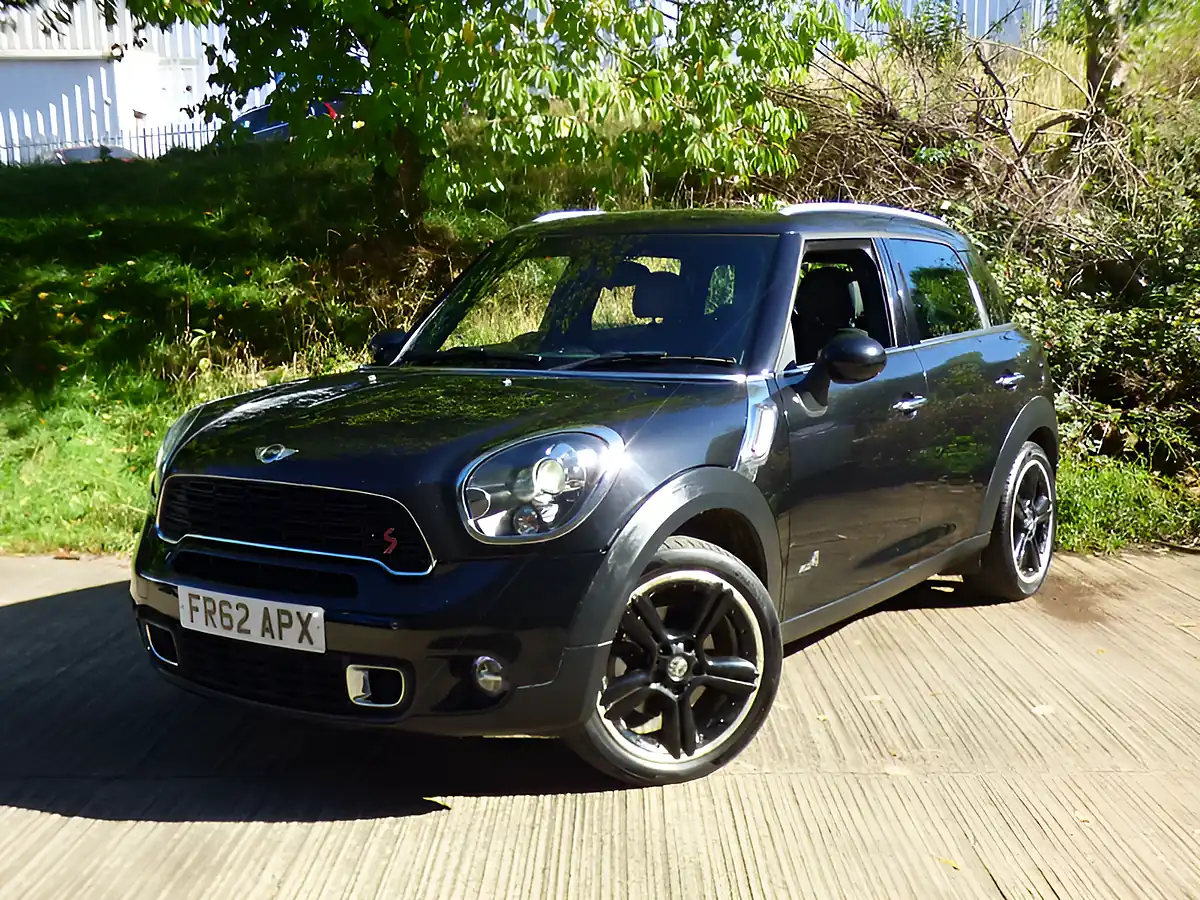 Used 2013 MINI Countryman Cooper Black - Interior and Exterior details 12