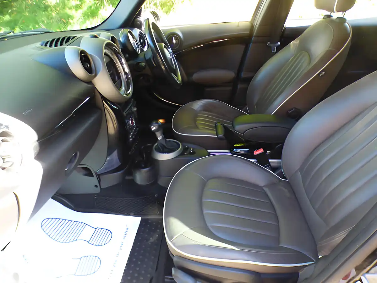 Used 2013 MINI Countryman Cooper Black - Interior and Exterior details 15