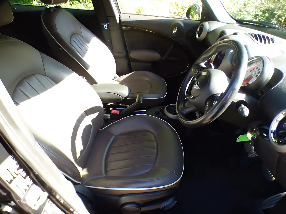 Used 2013 MINI Countryman Cooper Black - Interior and Exterior details 18