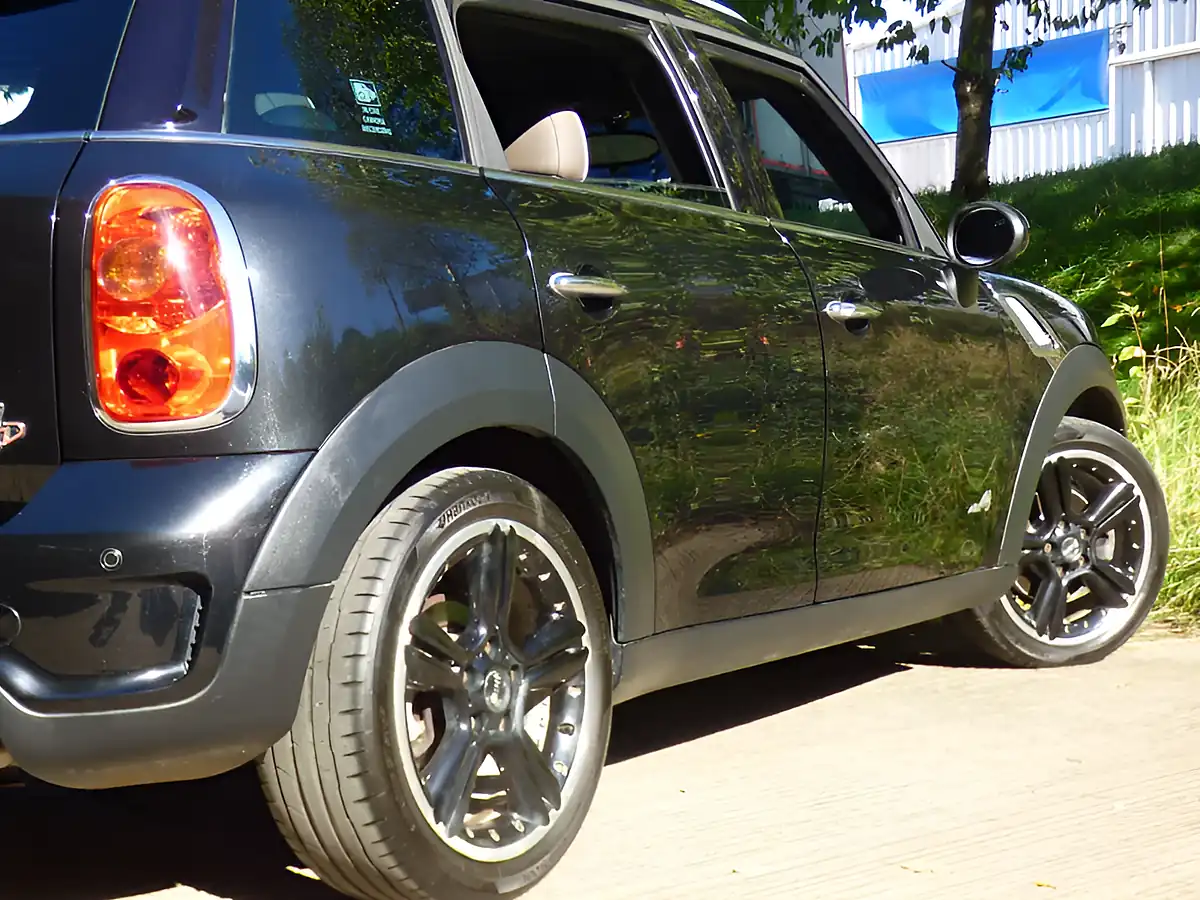 Used 2013 MINI Countryman Cooper Black - Interior and Exterior details 19