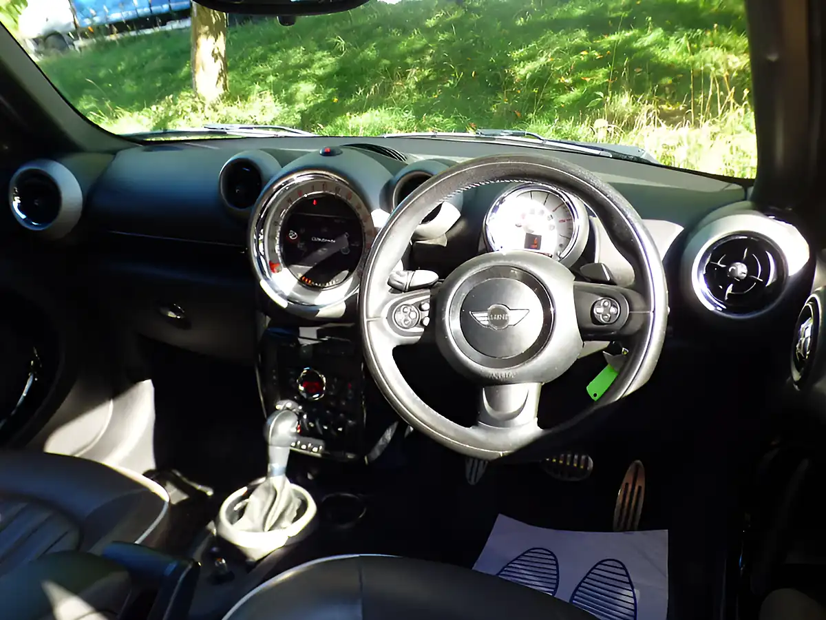 Used 2013 MINI Countryman Cooper Black - Interior and Exterior details 20