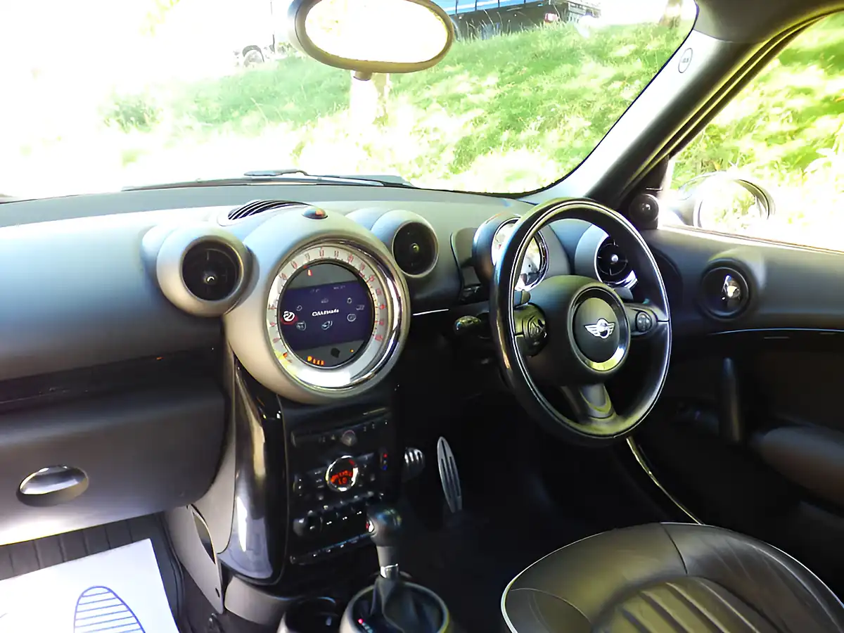 Used 2013 MINI Countryman Cooper Black - Interior and Exterior details 3