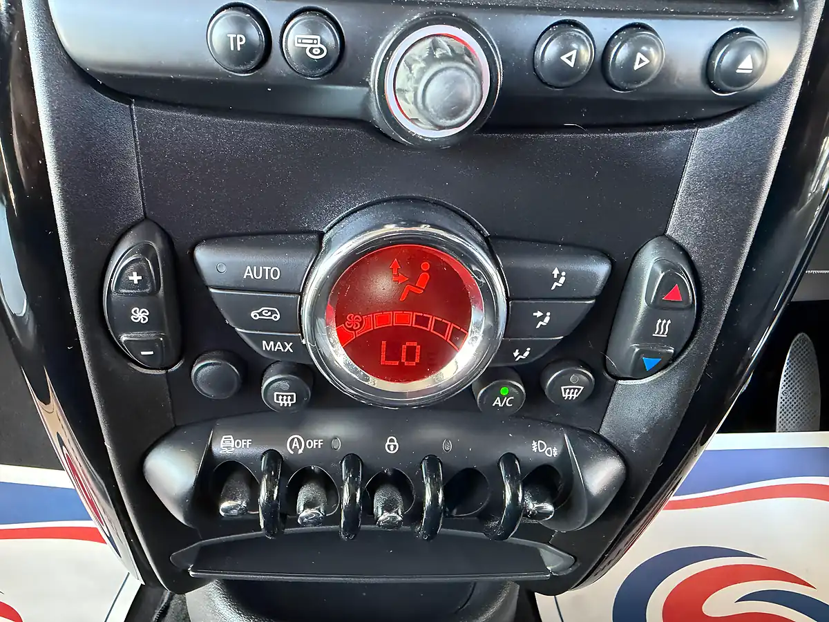 Used 2013 MINI Countryman Cooper Blue - Interior and Exterior details 16