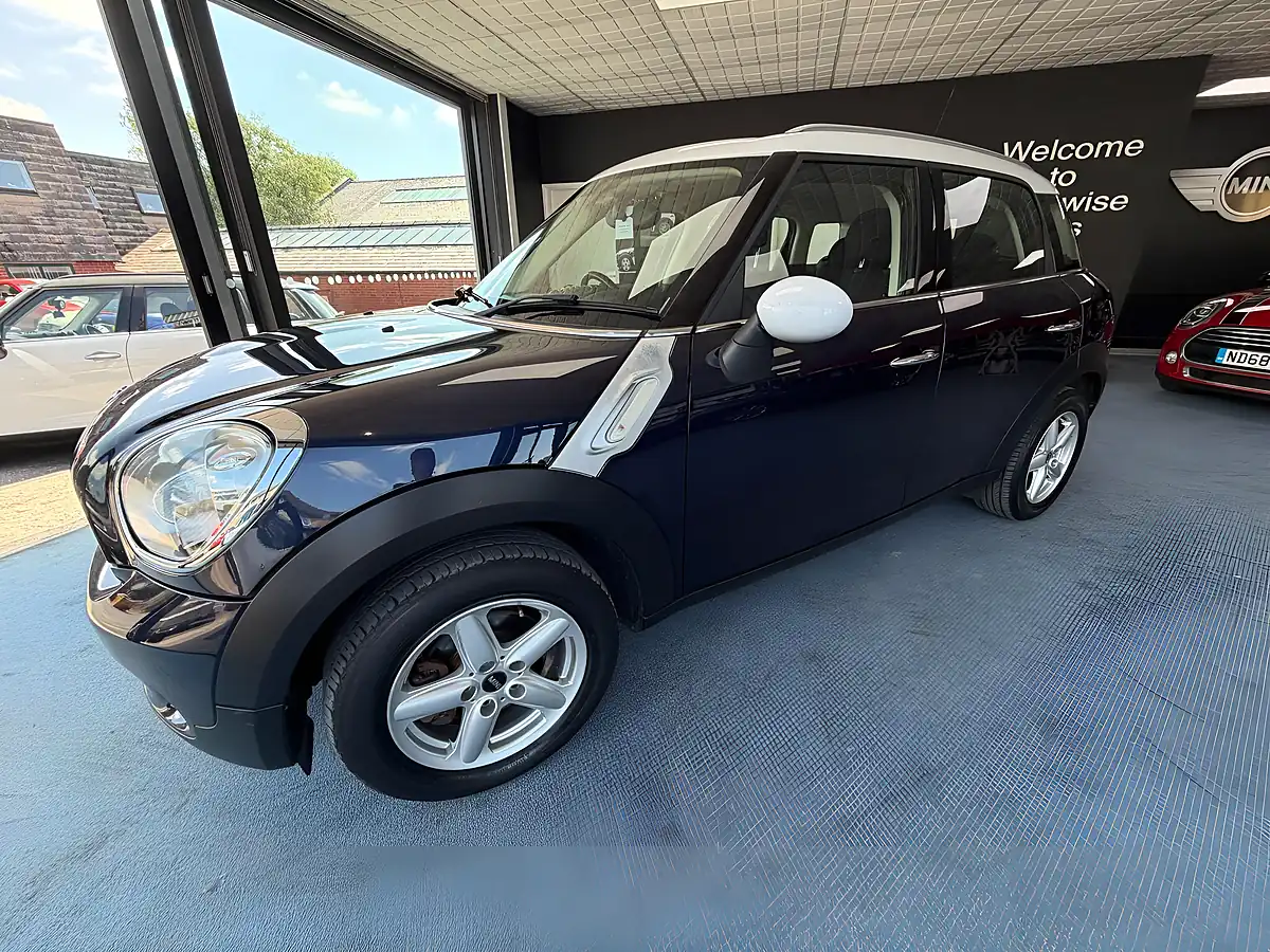 Used 2013 MINI Countryman Cooper Blue - Interior and Exterior details 5