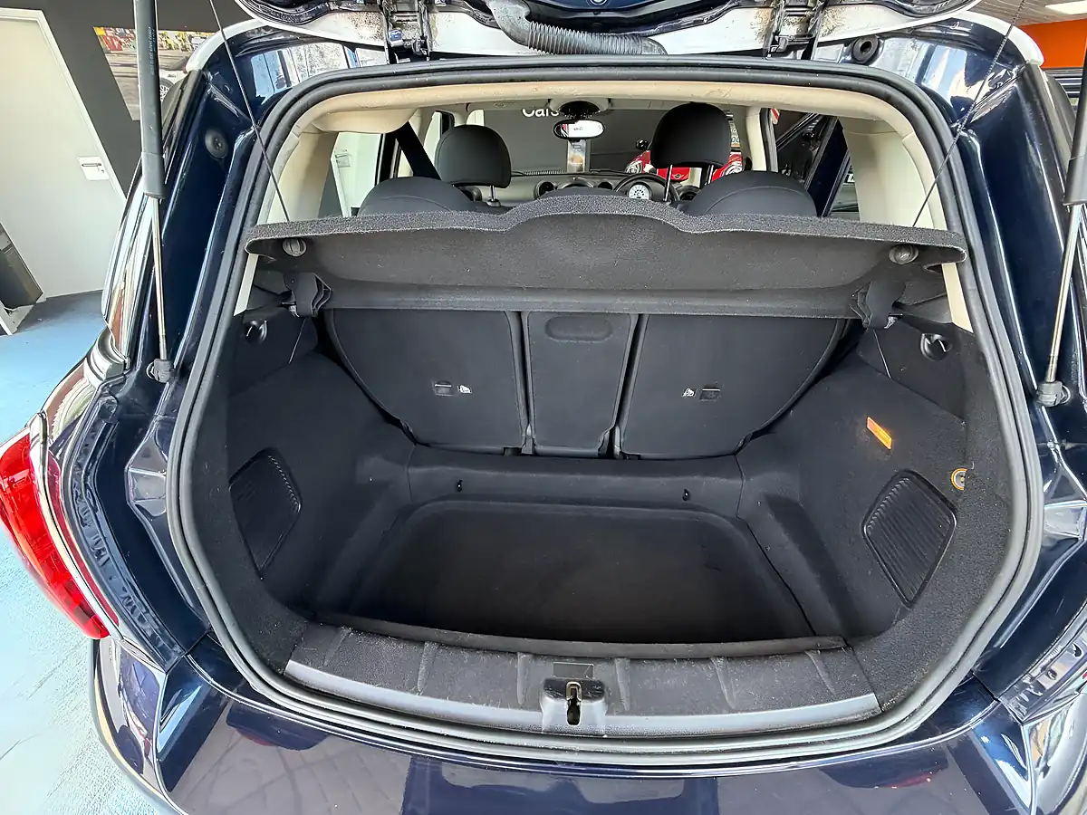 Used 2013 MINI Countryman Cooper Blue - Interior and Exterior details 9