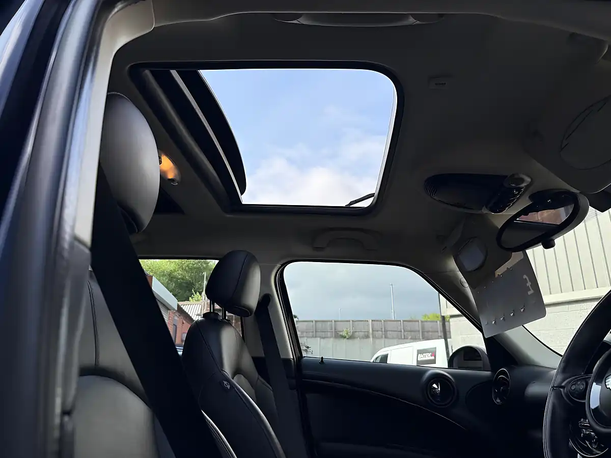 Used 2013 MINI Countryman Cooper Blue - Interior and Exterior details 13