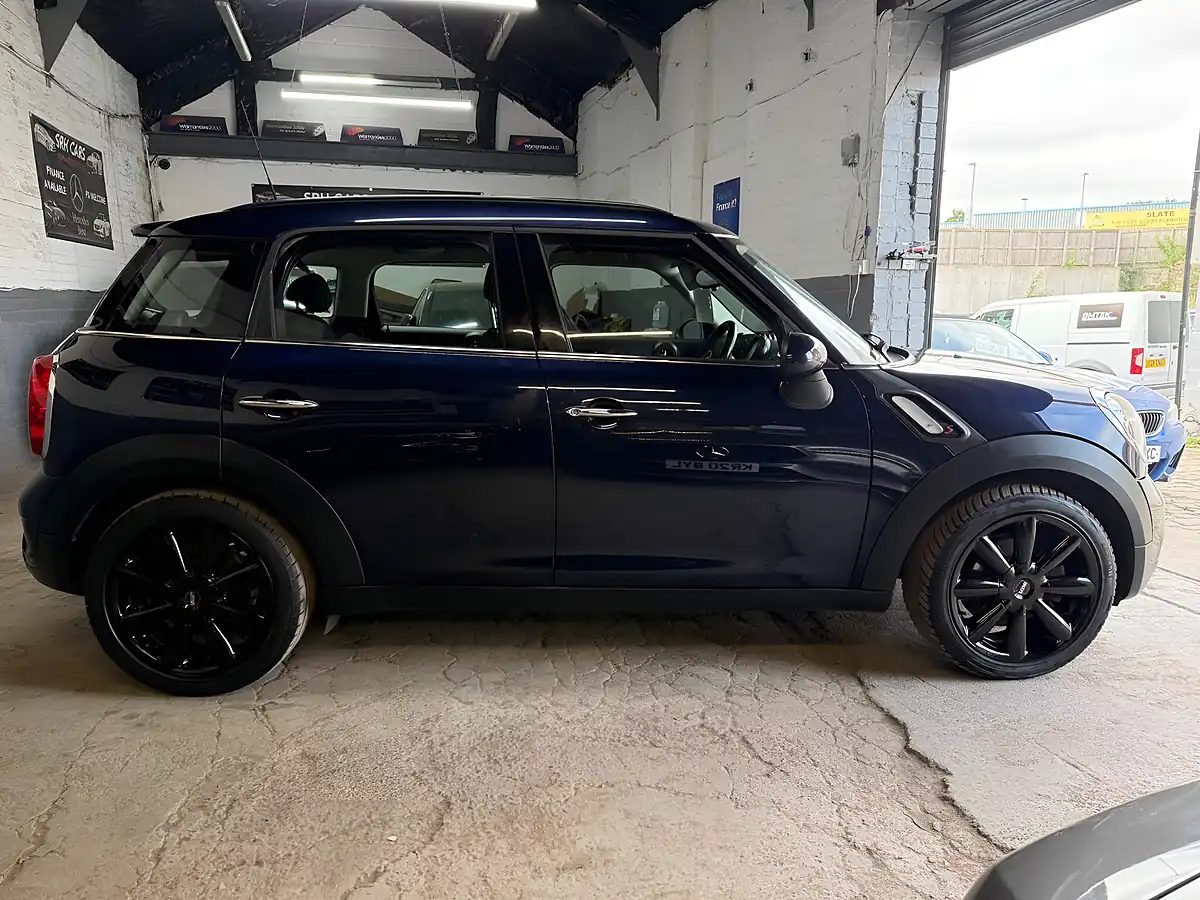 Used 2013 MINI Countryman Cooper Blue - Interior and Exterior details 7