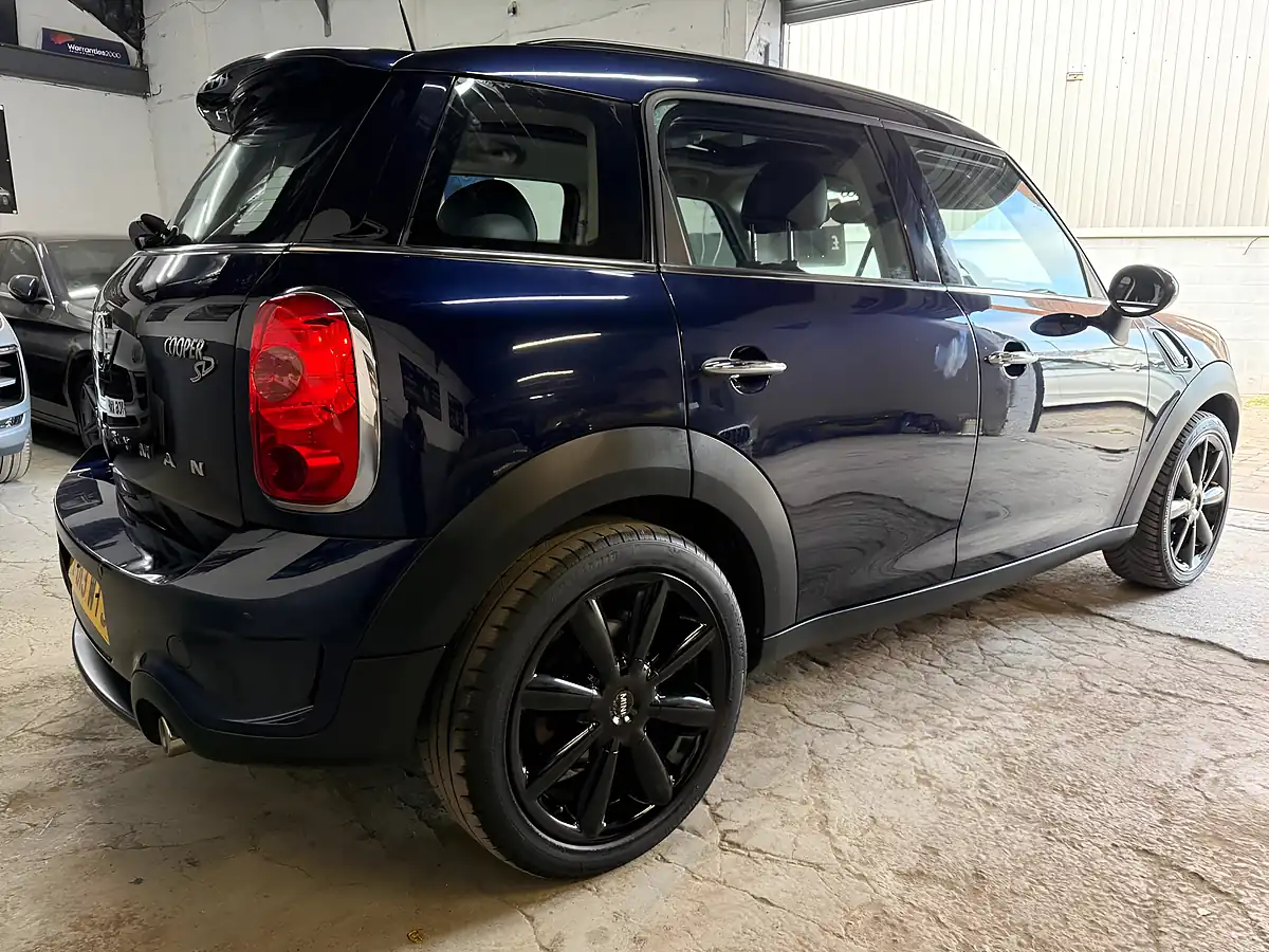 Used 2013 MINI Countryman Cooper Blue - Interior and Exterior details 8