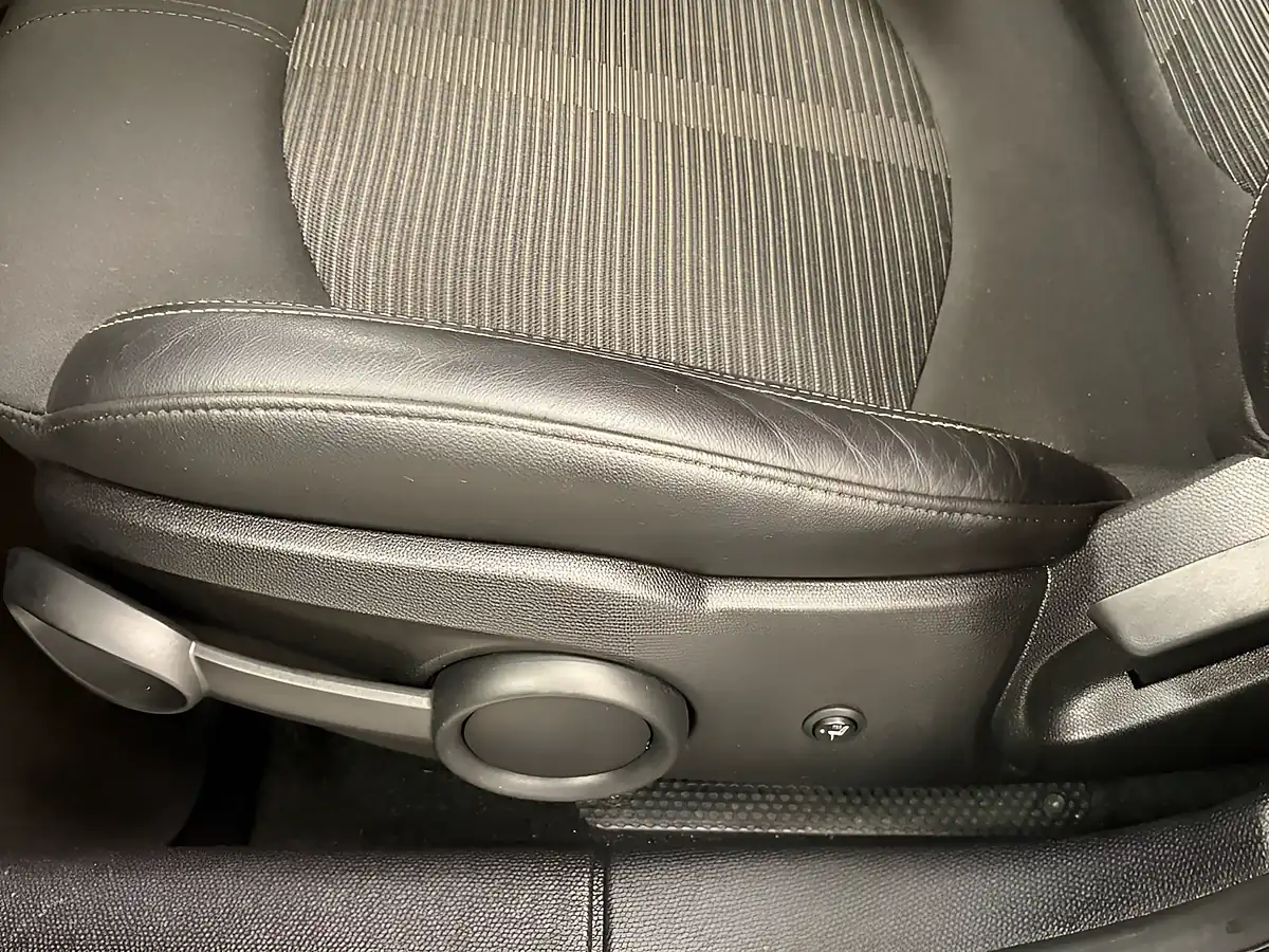 Used 2013 MINI Countryman Cooper Blue - Interior and Exterior details 17