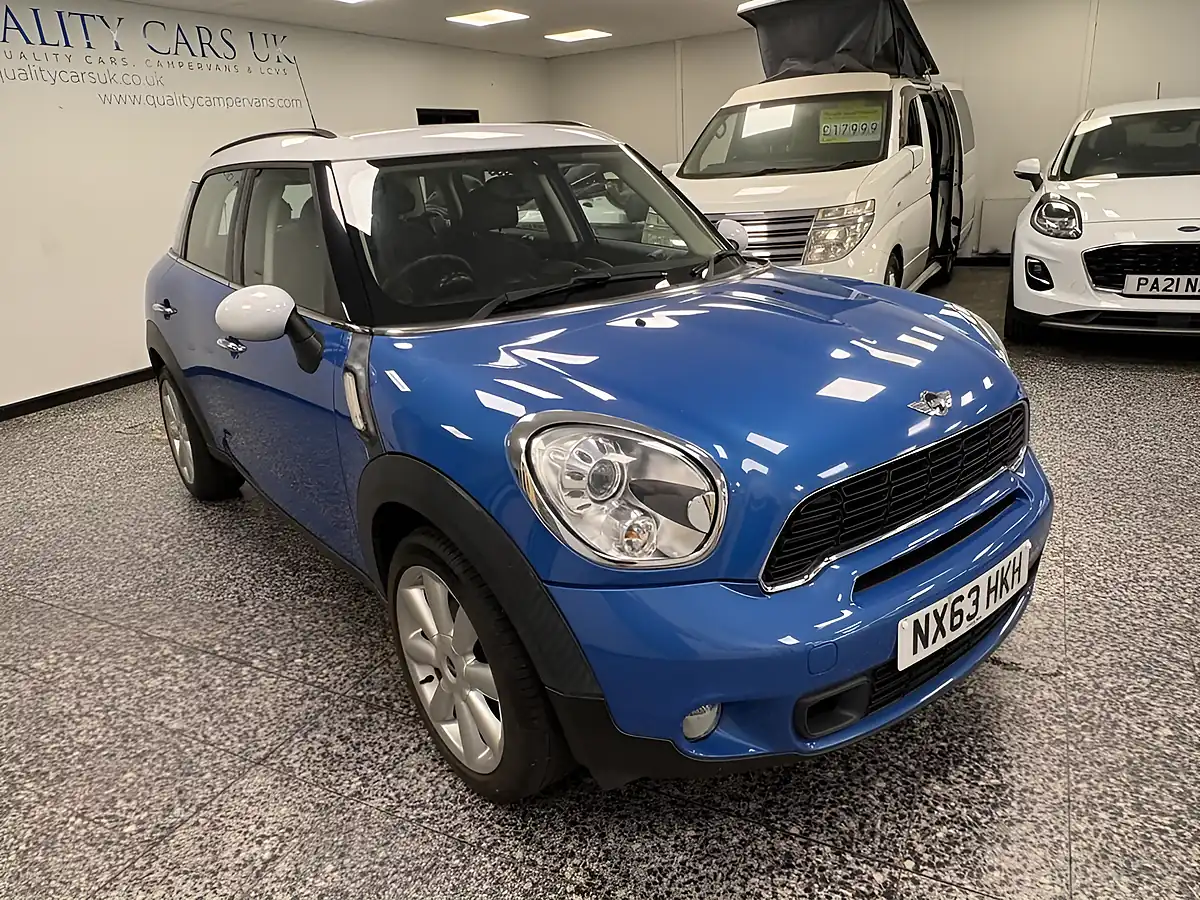Used 2013 MINI Countryman Cooper Blue - Interior and Exterior details 8