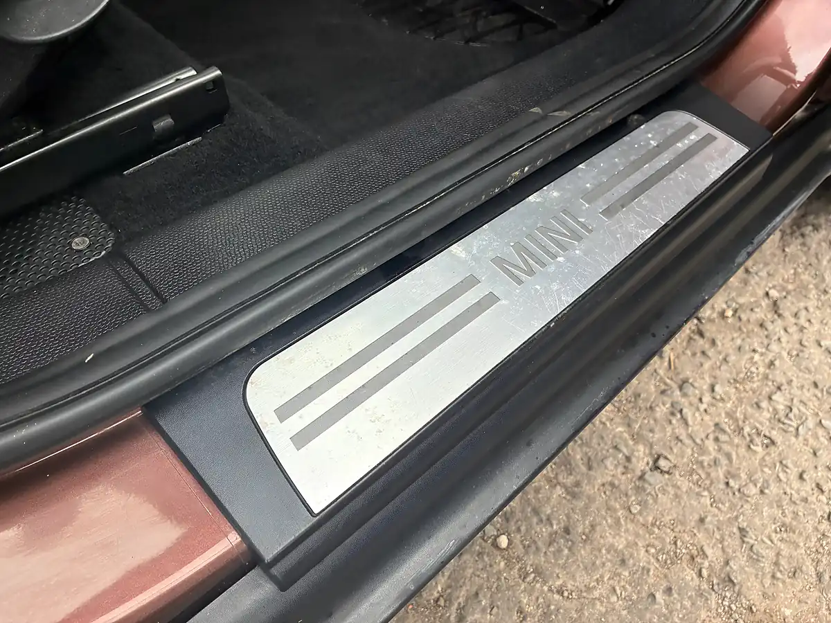 Used 2013 MINI Countryman Cooper Brown - Interior and Exterior details 17
