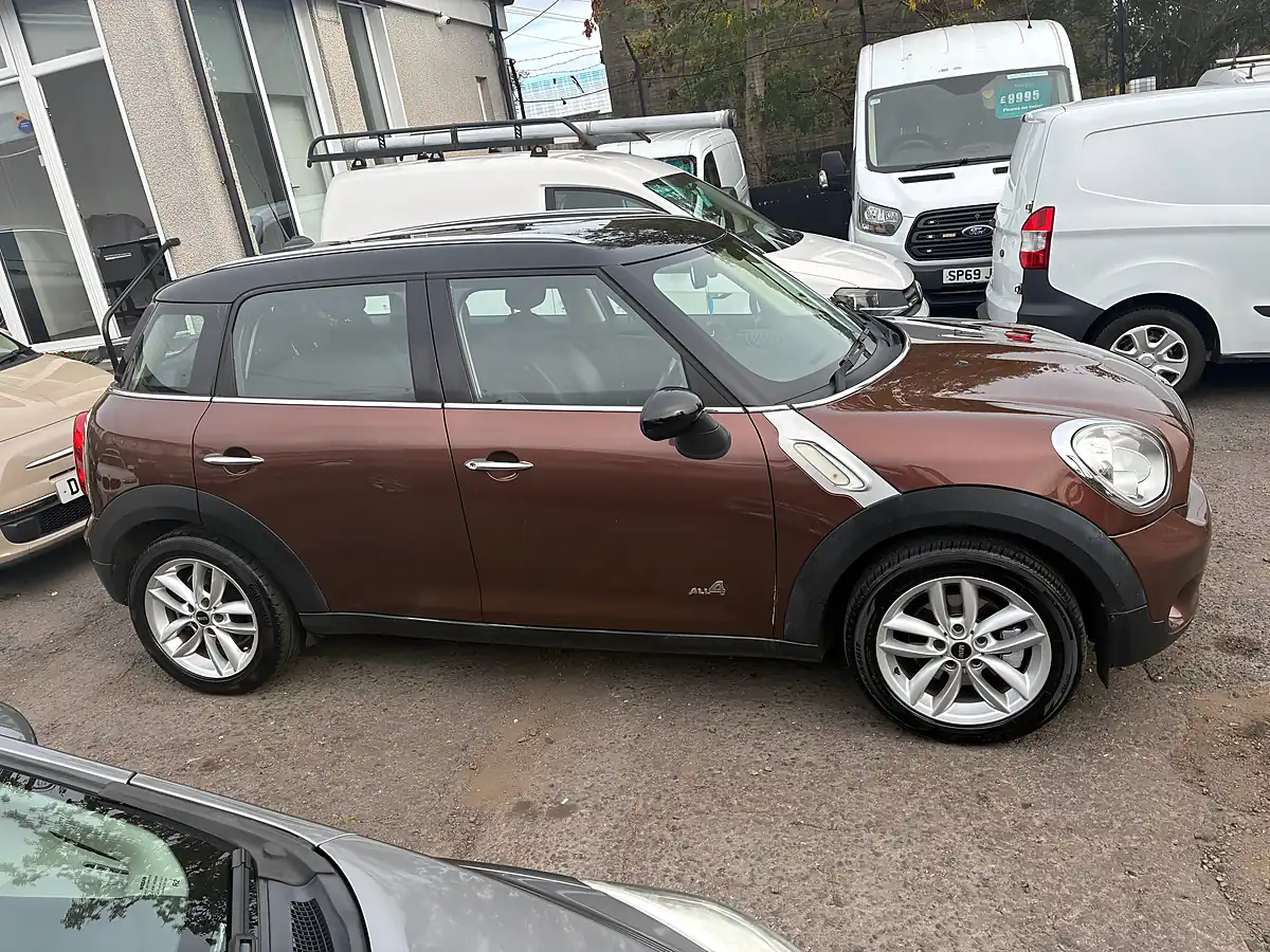Used 2013 MINI Countryman Cooper Brown - Interior and Exterior details 2
