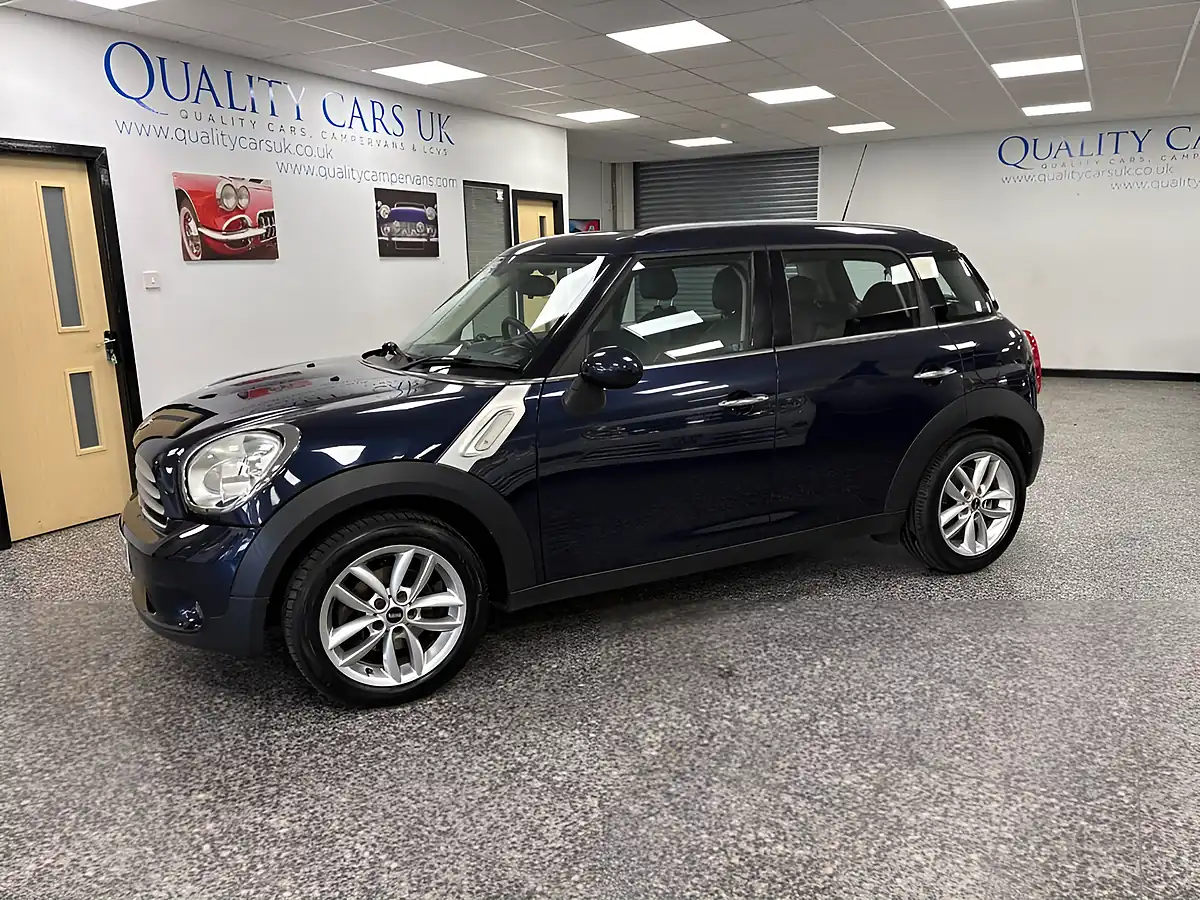 Used 2013 MINI Countryman Cooper Deep Cosmic Blue Pearl - Interior and Exterior details 3